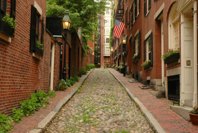 Acorn Street in Beacon Hill, Boston 